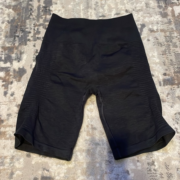 Alphalete Biker Shorts- Worn one time!! - Picture 2 of 3